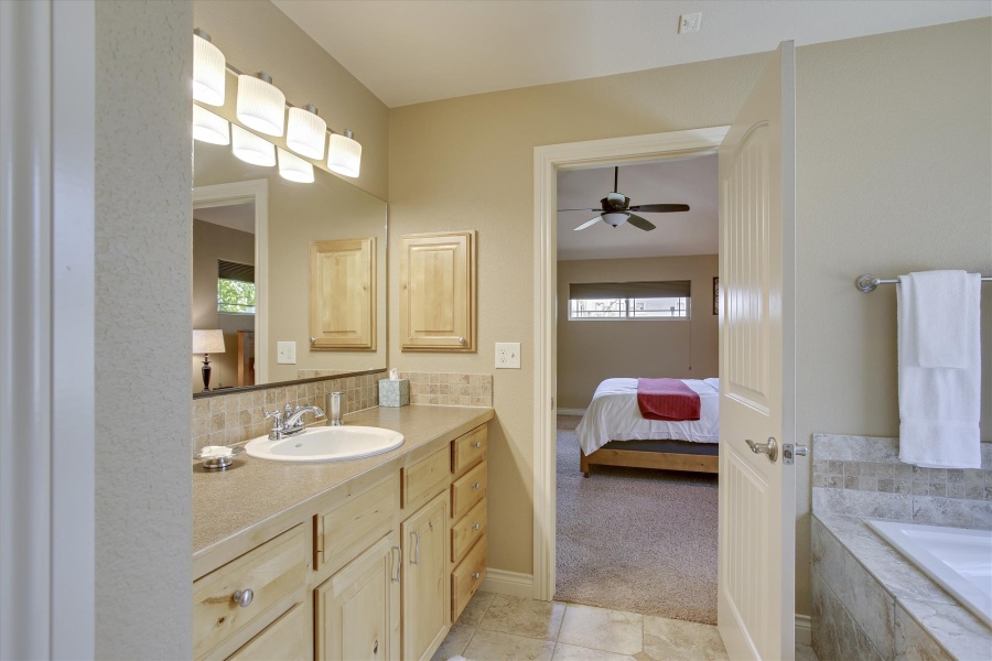Windsor, Colorado, 5 Bedrooms Bedrooms, ,3 BathroomsBathrooms,House,Furnished, Ruidoso Dr,1048