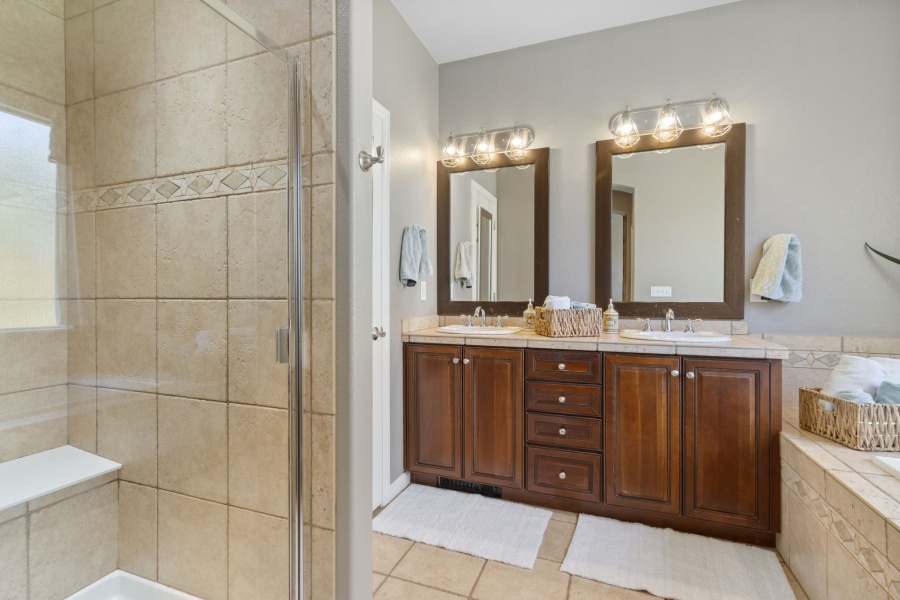 Spacious 5-Bedroom Home in Prestigious Fossil Ridge School District – Observatory Village, Fort Collins