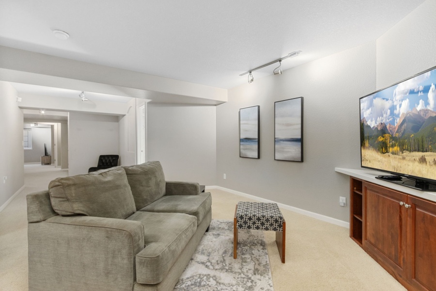 Spacious 5-Bedroom Home in Prestigious Fossil Ridge School District – Observatory Village, Fort Collins