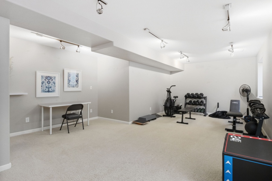 Spacious 5-Bedroom Home in Prestigious Fossil Ridge School District – Observatory Village, Fort Collins