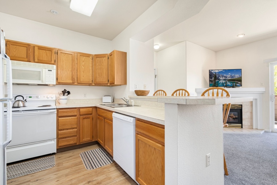 Fort Collins, 2 Bedrooms Bedrooms, ,2 BathroomsBathrooms,Condo,Furnished,RockBridge,Wheaton,2,2719