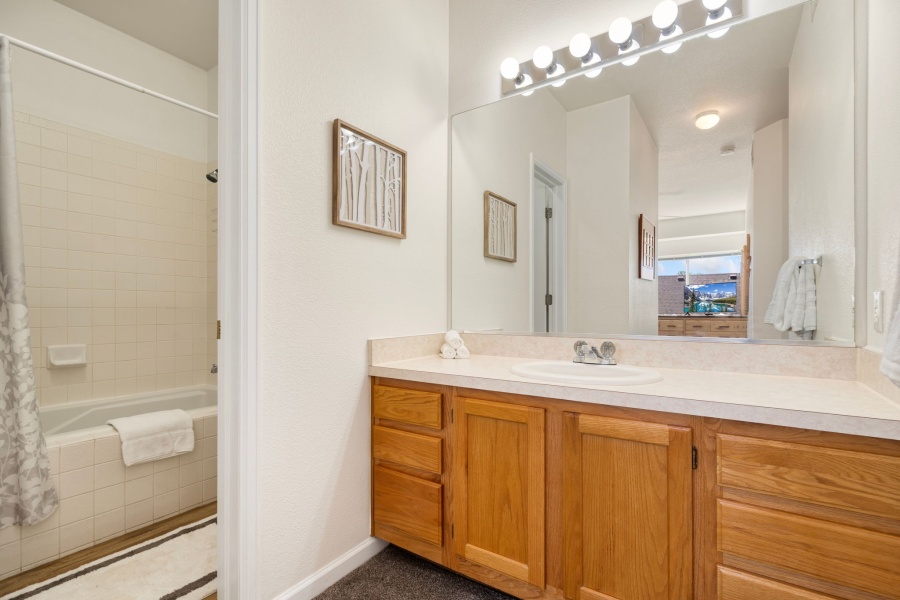 Fort Collins, 2 Bedrooms Bedrooms, ,2 BathroomsBathrooms,Condo,Furnished,RockBridge,Wheaton,2,2719